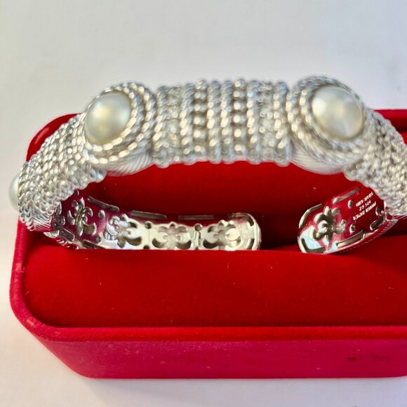 Judith Ripka pre-own silver CZ &Pearl bracelet 8inches with hindge opening